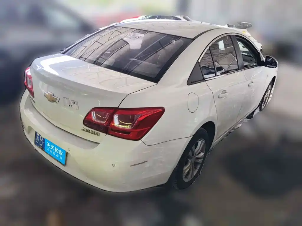 Фото 2 - Chevrolet Cruze