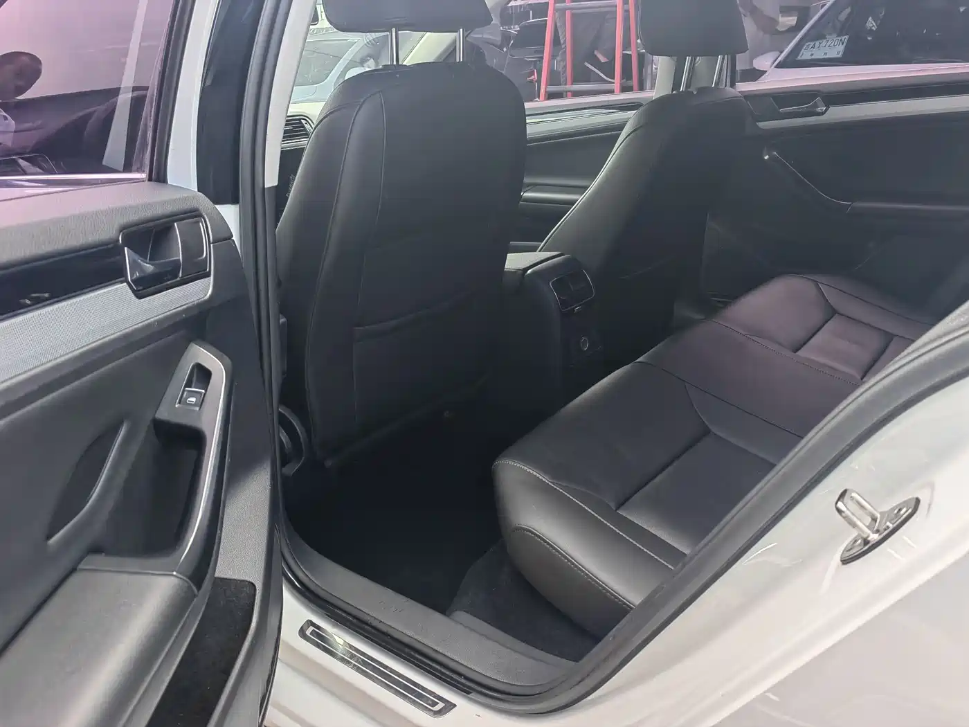 Volkswagen Sagitar 2018 280TSI DSG Spark Edition фото 5