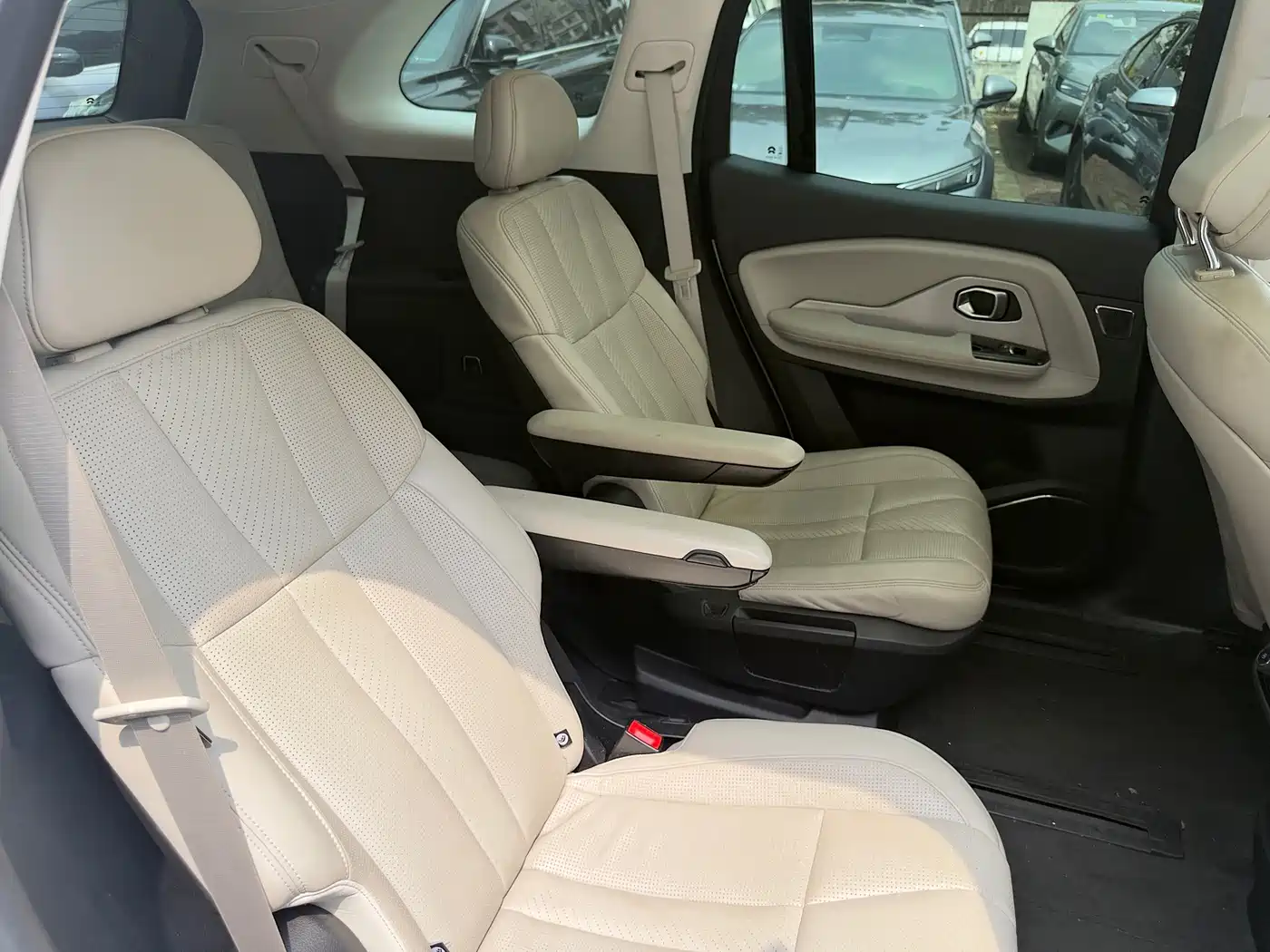NIO ES8 2019 2018 355KM Base Model 7-Seater Version