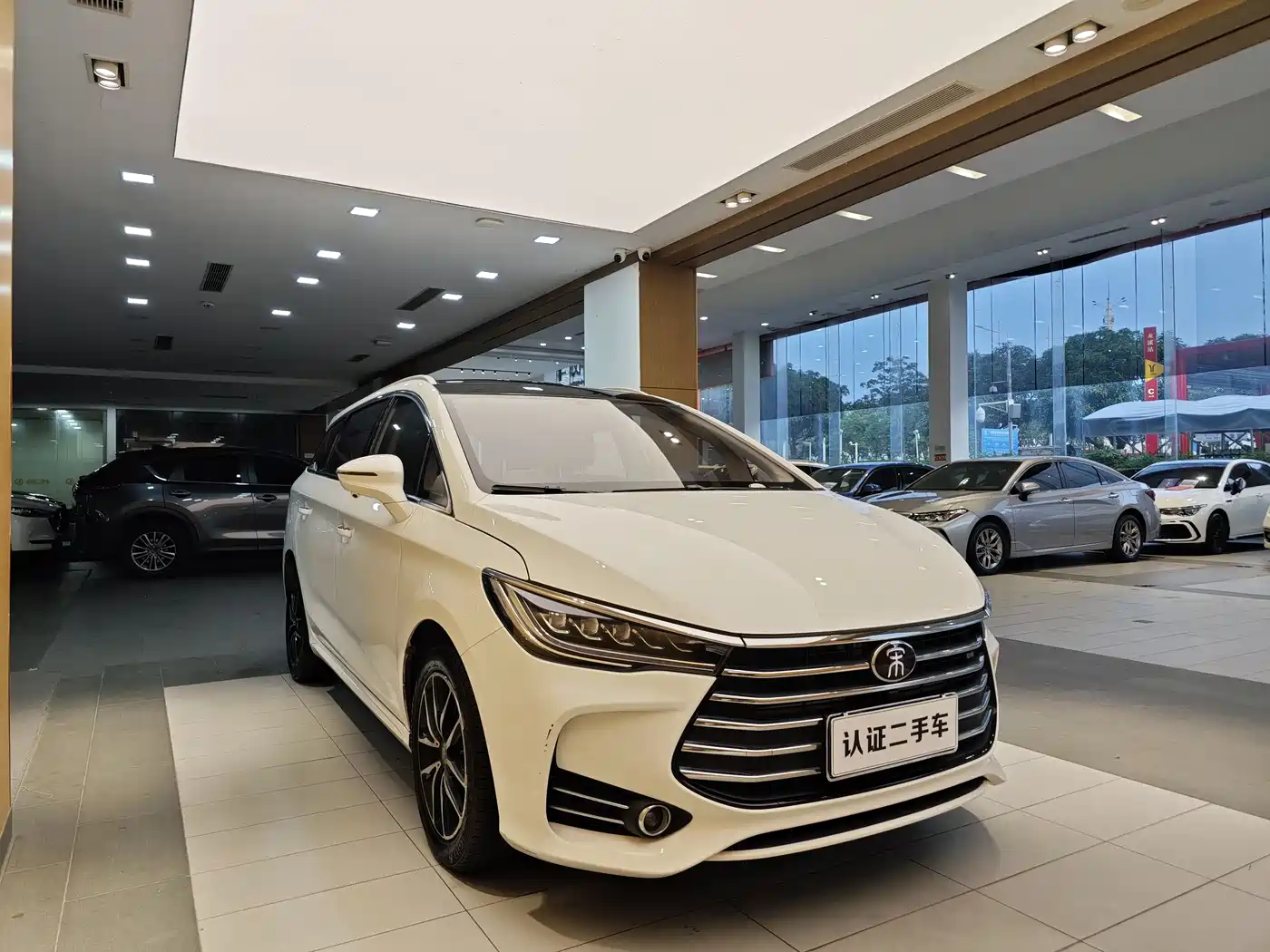 BYD Song MAX 2018 1.5T Automatic Smart Connected Premium 6-Seater фото 4