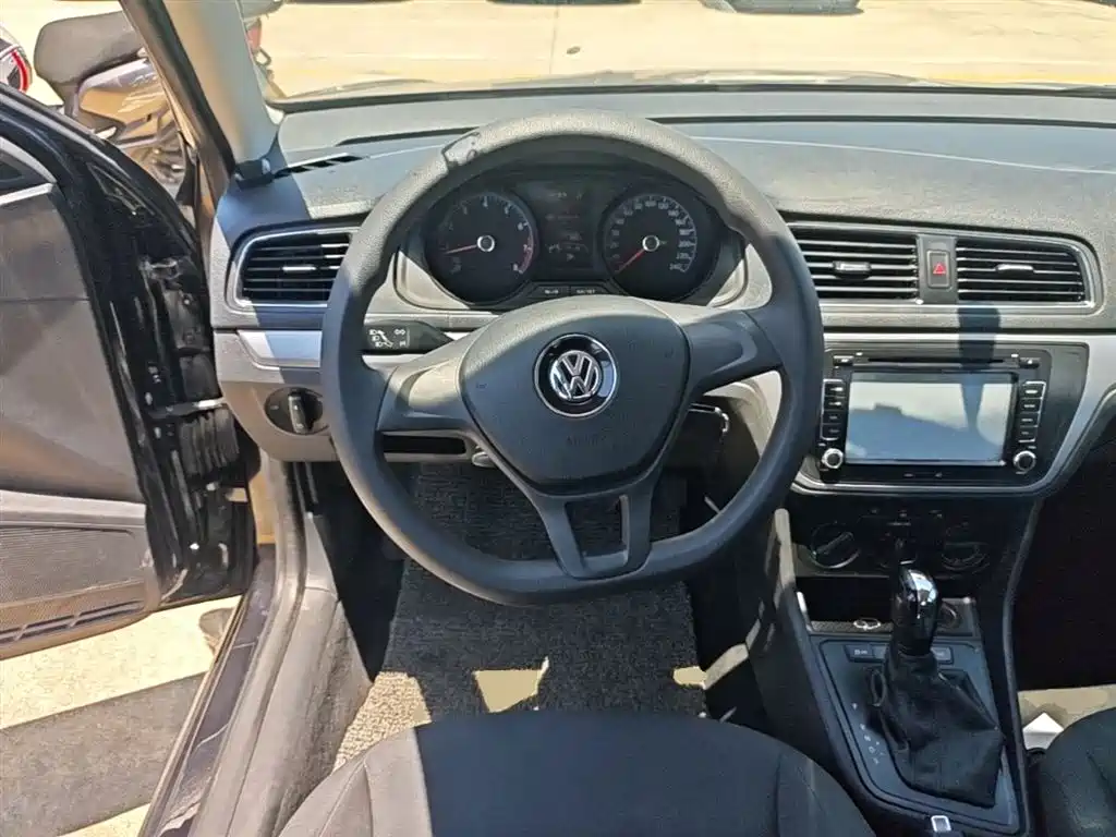 Volkswagen Lavida 2017 1.6L Automatic Trend Edition фото 11