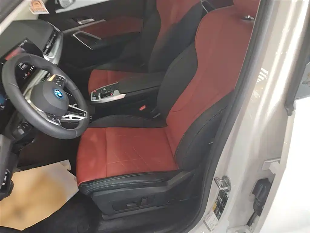 BMW iX1 2023 eDrive25L M Sport Package фото 15