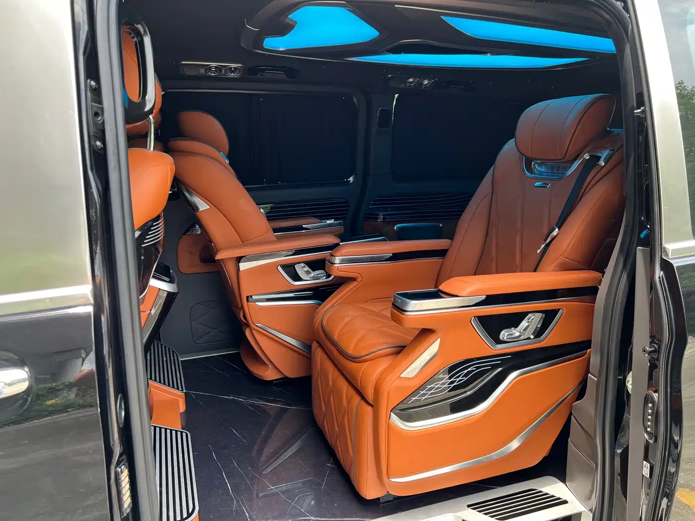 Mercedes-Benz Vito 2023 2.0T Business 7-Seater фото 9