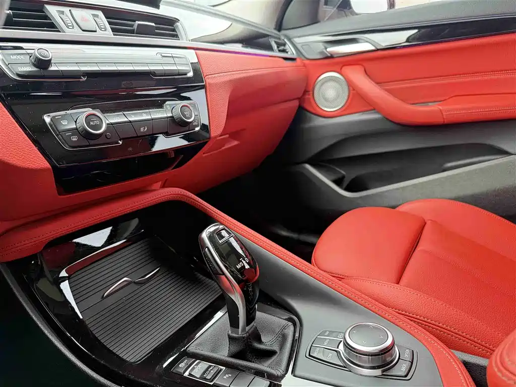 BMW X2 2023 sDrive25i M Sport Shadow Edition фото 15