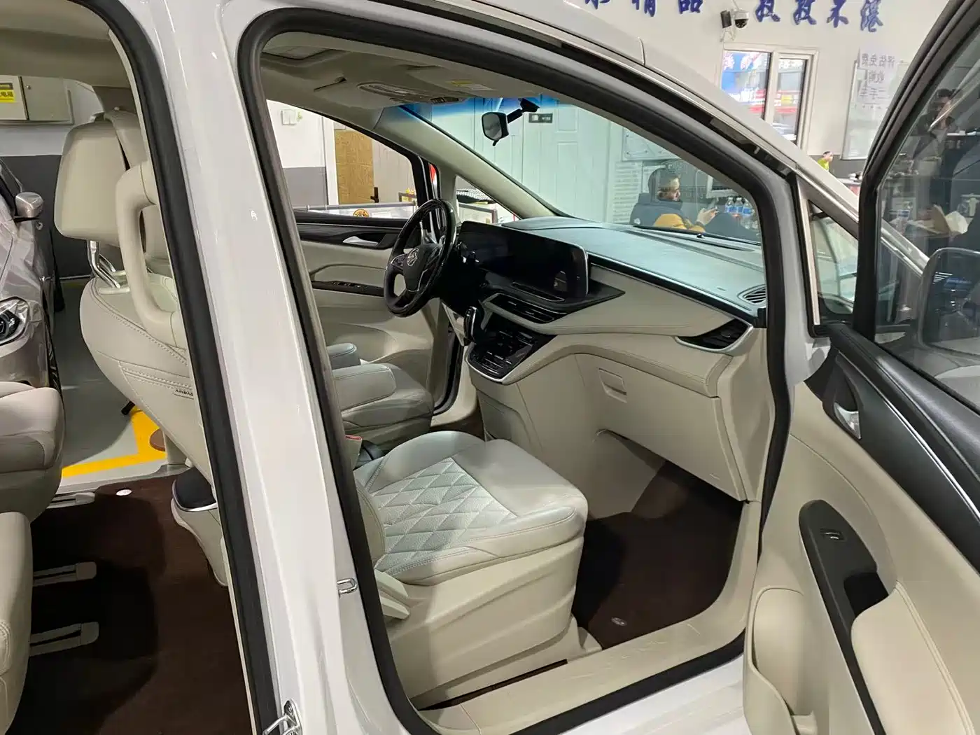 BUICK GL8