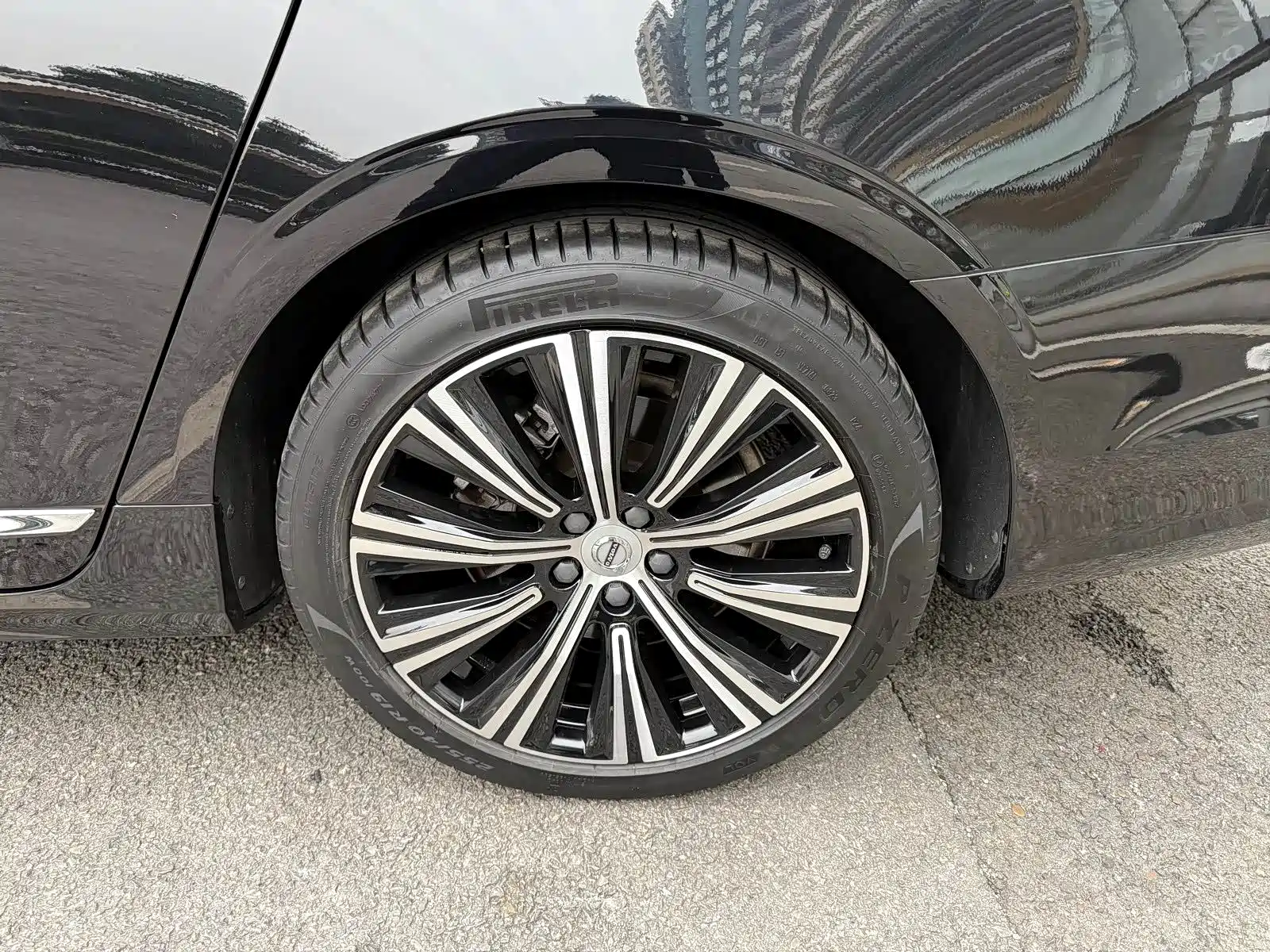 صورة 23 - Volvo S90