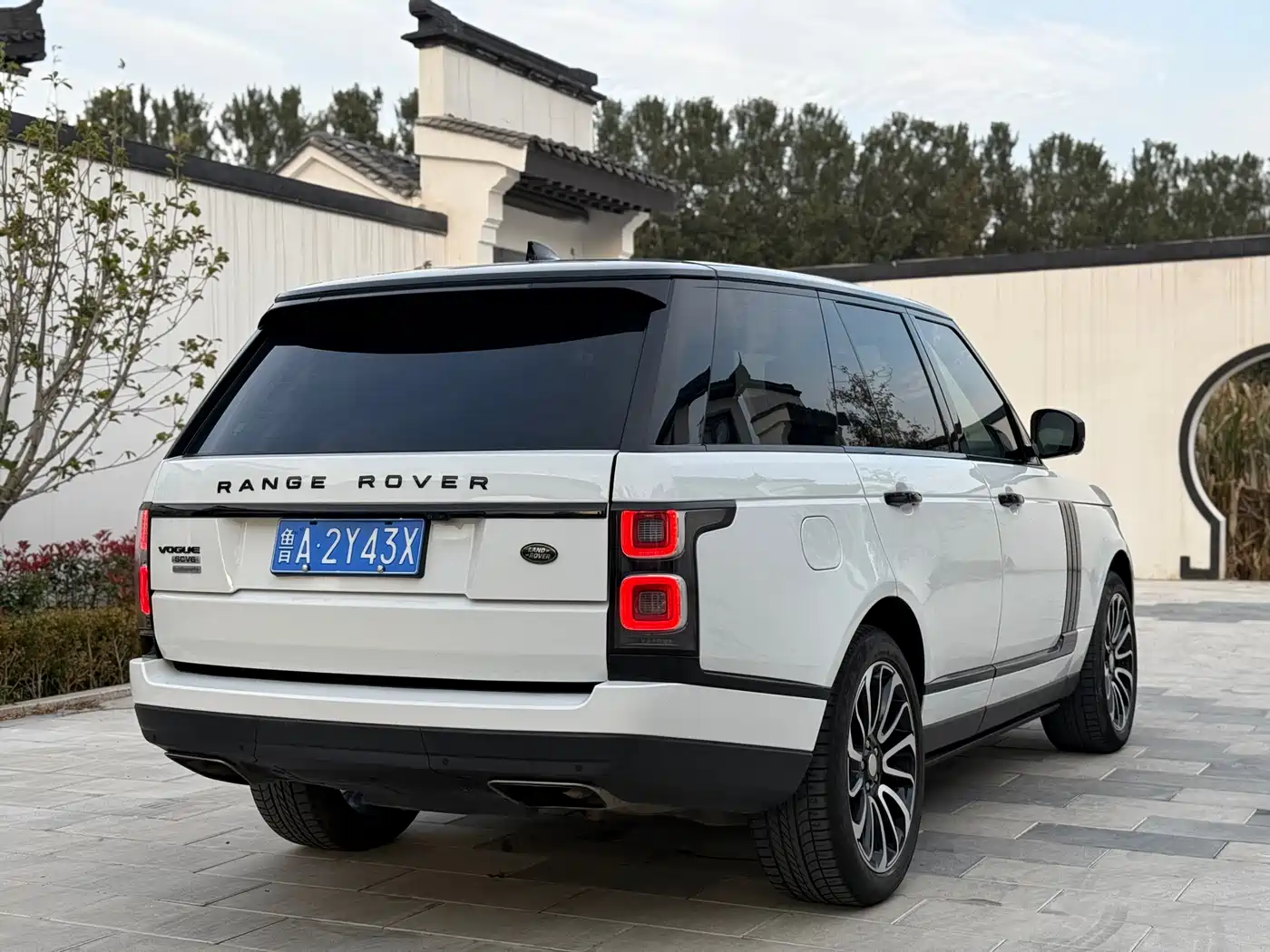 Land Rover Range Rover 2018 3.0 SC V6 Golden Age Edition фото 13