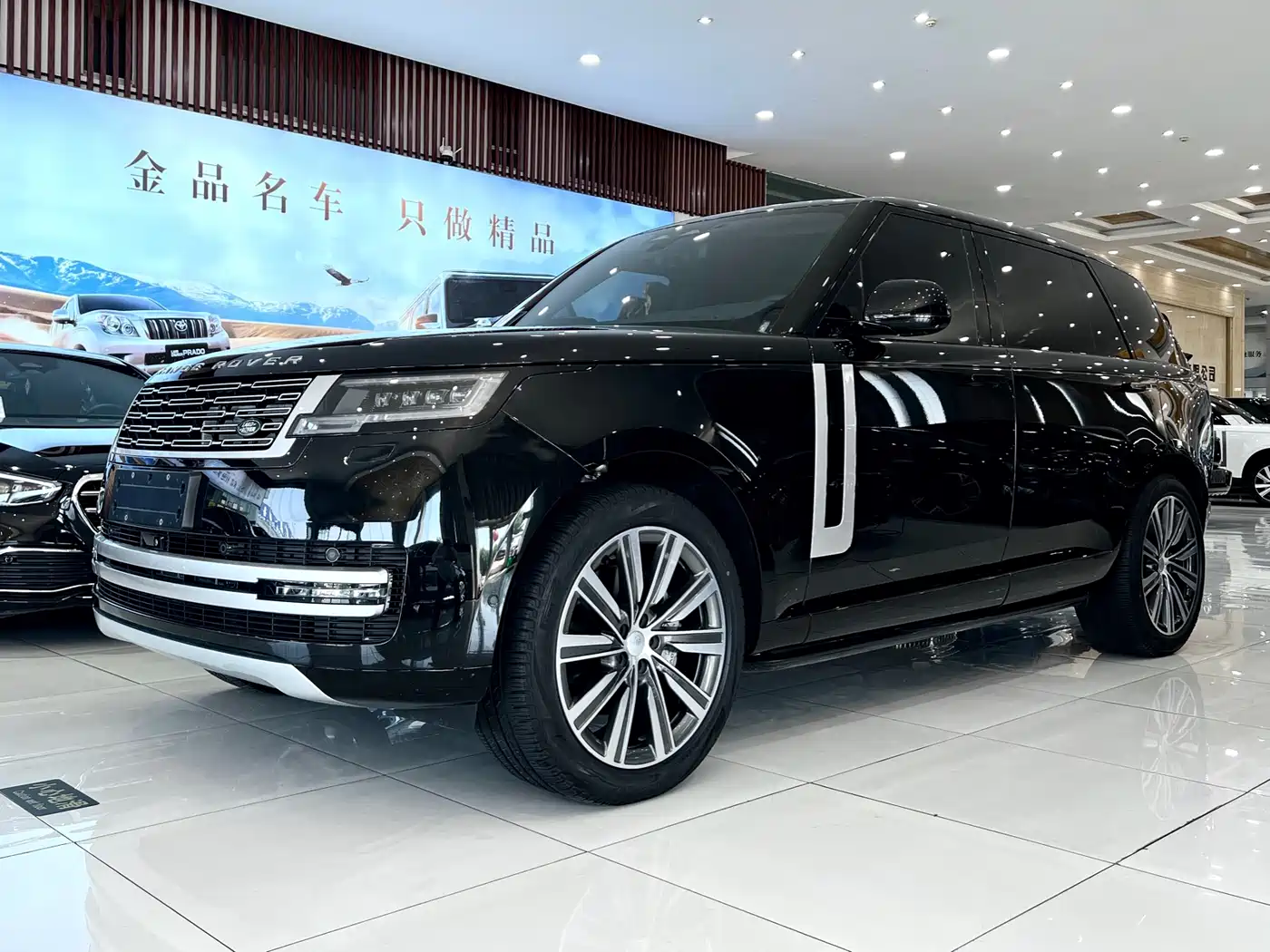 Land Rover Range Rover 2025 3.0 L6 400PS Genesis Extended Wheelbase