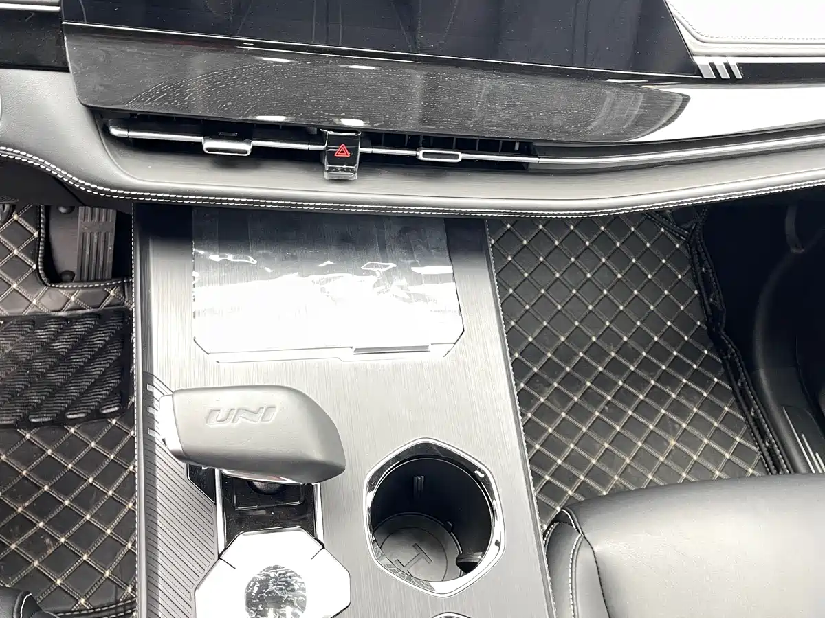 CHANGAN UNI K SMART IDD