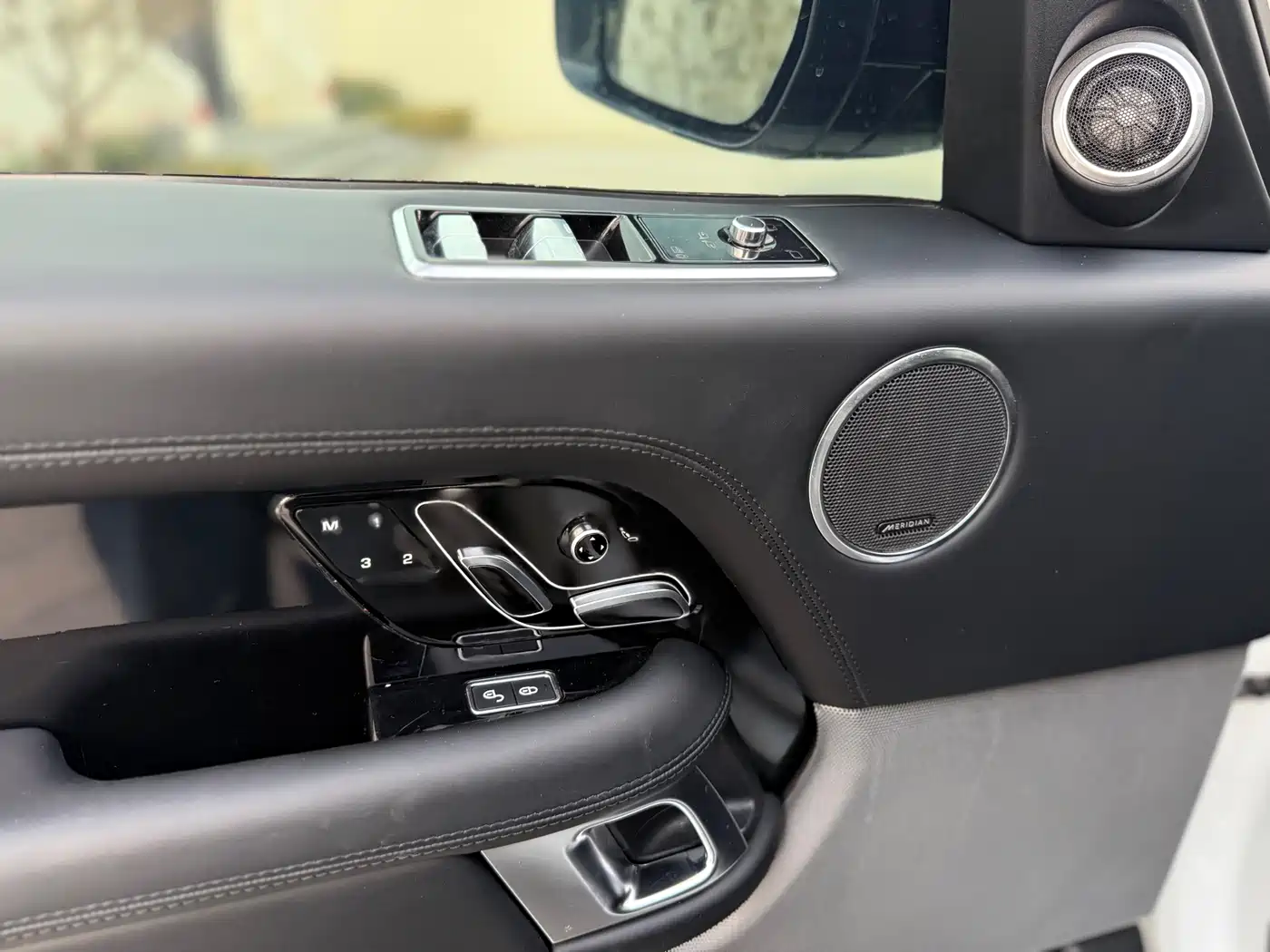 Land Rover Range Rover 2018 3.0 SC V6 Golden Age Edition фото 9