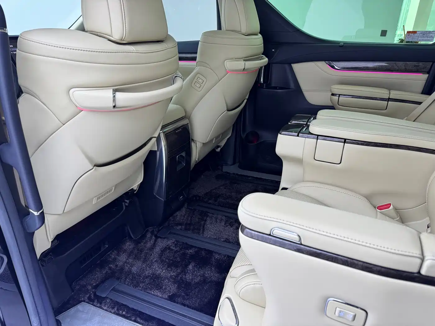 Toyota Alphard 2020 Hybrid 2.5L Premium Edition фото 9