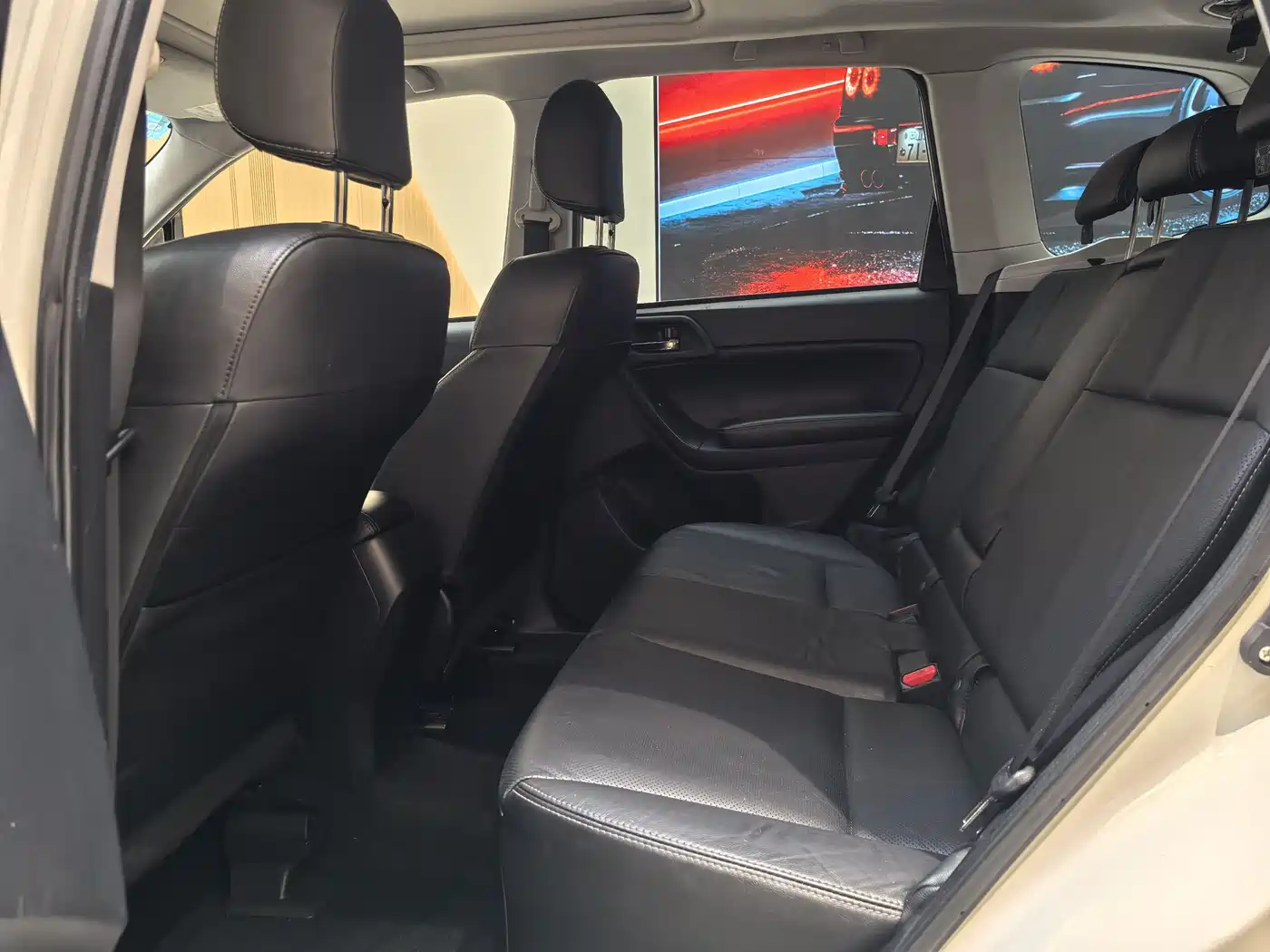 Subaru Forester 2013 2.5i Automatic Elite Navigation Edition фото 12