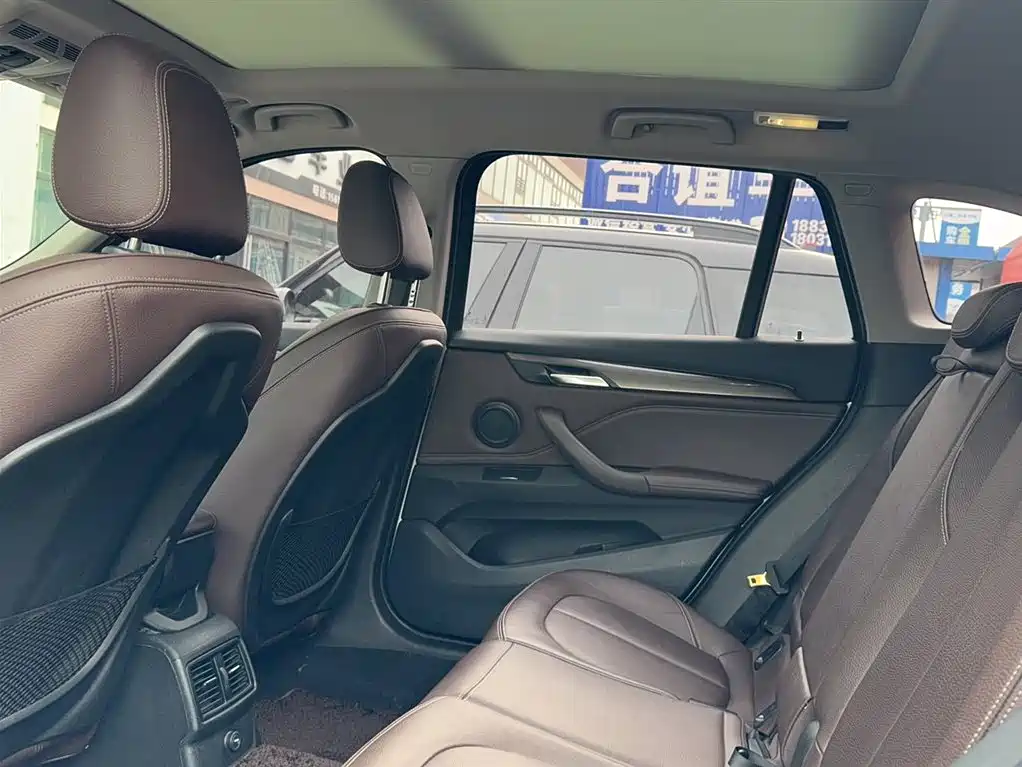 BMW X1 2018 xDrive20Li Premium Model фото 13