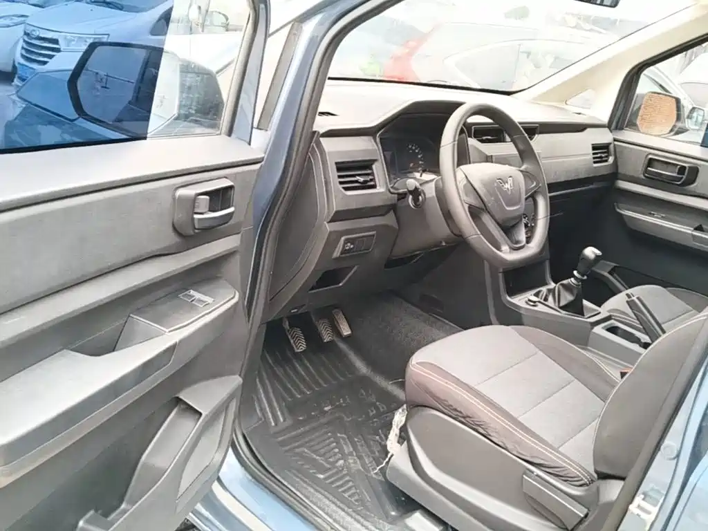 Wuling Motors Wuling Hongguang PLUS 2021 2020 1.5L Manual Standard 5-seater
