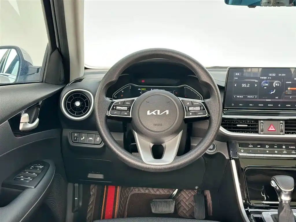 Kia K3 2021 1.5L CVT Refreshed Edition фото 17