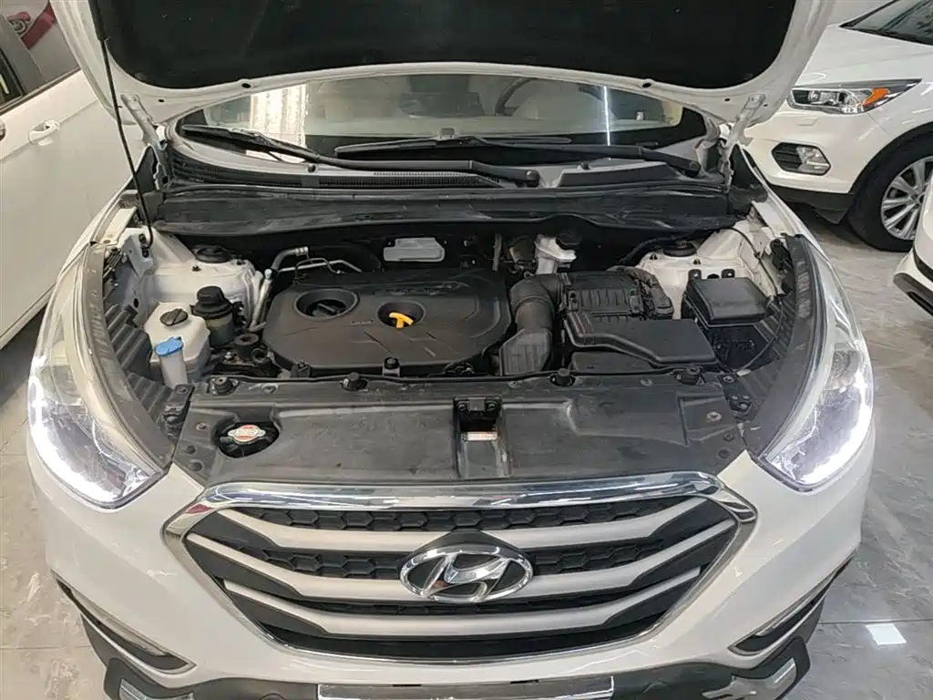 Hyundai Beijing Hyundai ix35 2015 2.0L Automatic 2WD Smart Type China IV фото 20