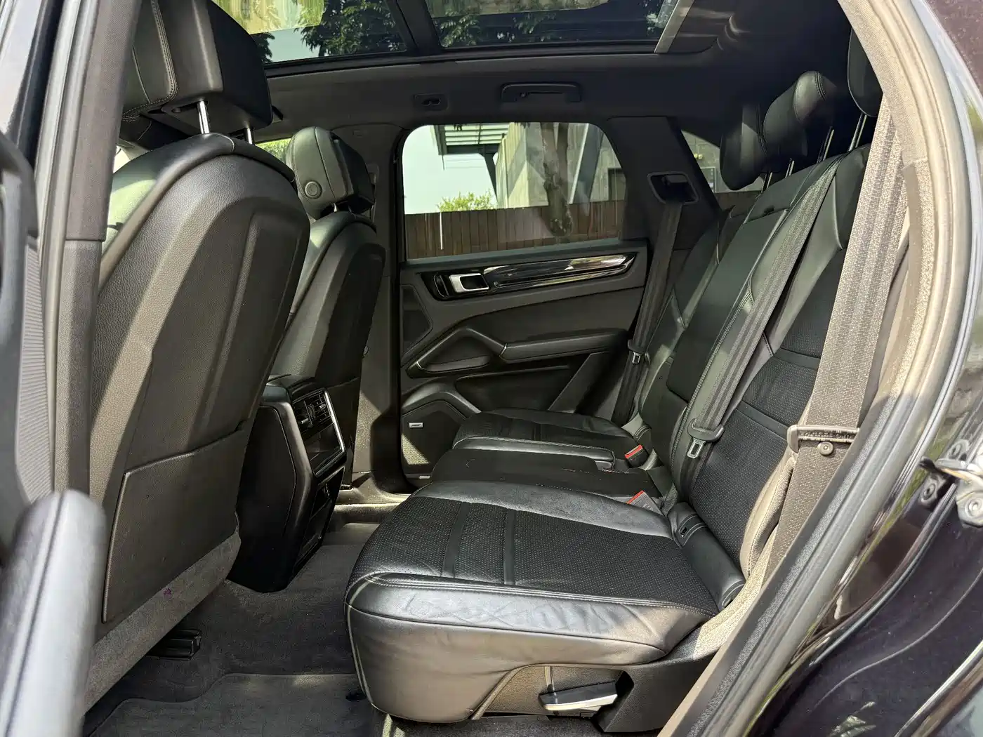 Photo 12 - Porsche Cayenne
