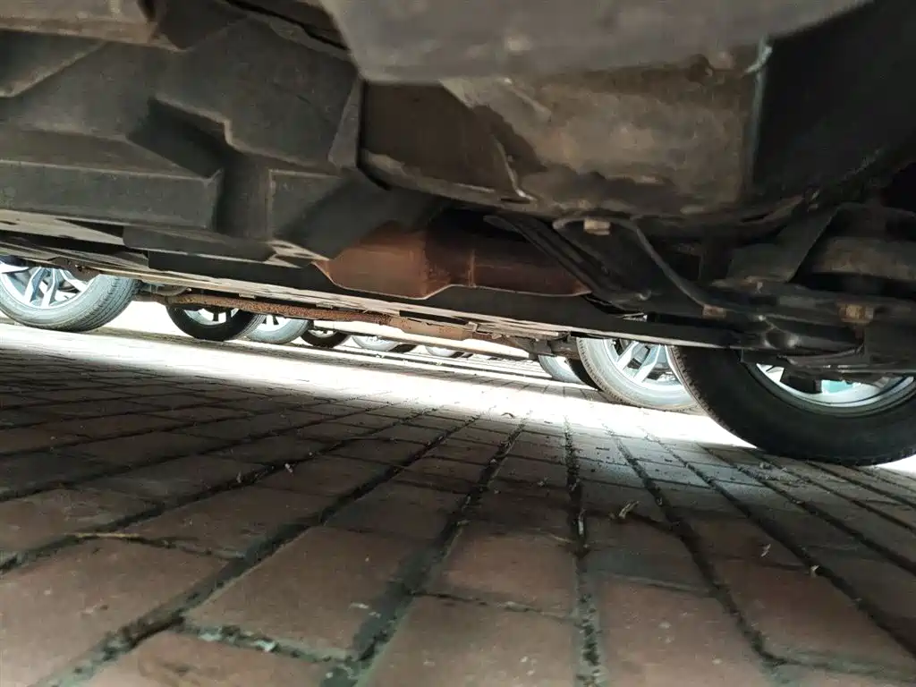 Toyota RAV4 Rongfang 2015 2.0L CVT 2WD Trend Edition фото 16