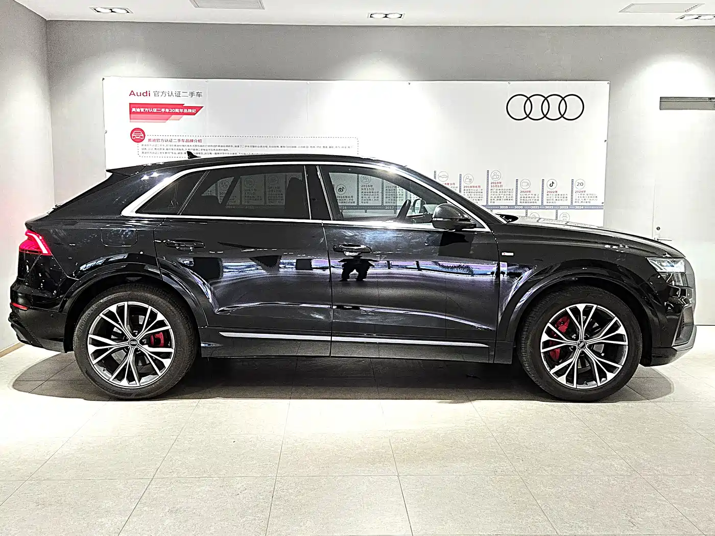 Audi Q8 2023 55 TFSI Exclusive Sport фото 3