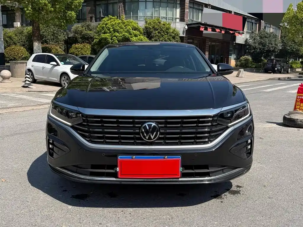 Volkswagen Passat 2023 330TSI Elite Edition фото 2