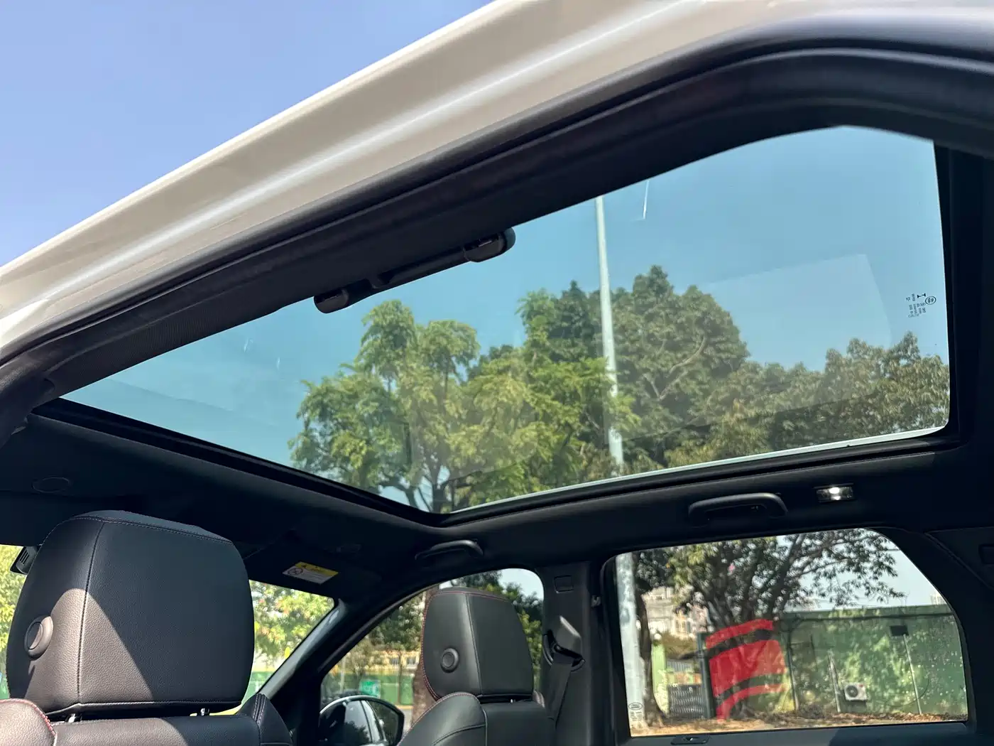 LAND ROVER DISCOVER SPORTS