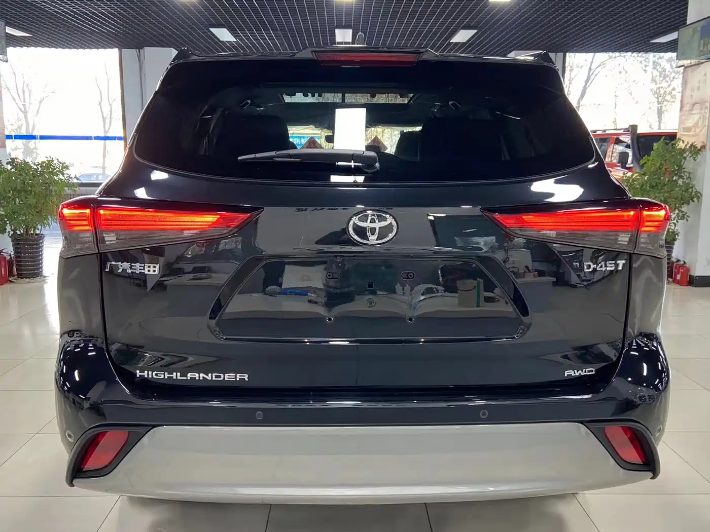 TOYOTA HIGHLANDER