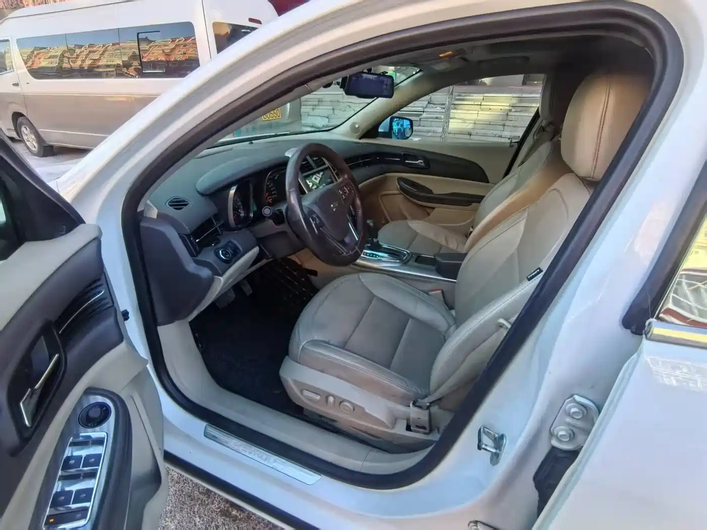 Chevrolet Malibu 2014 2.0L Automatic Luxury фото 7