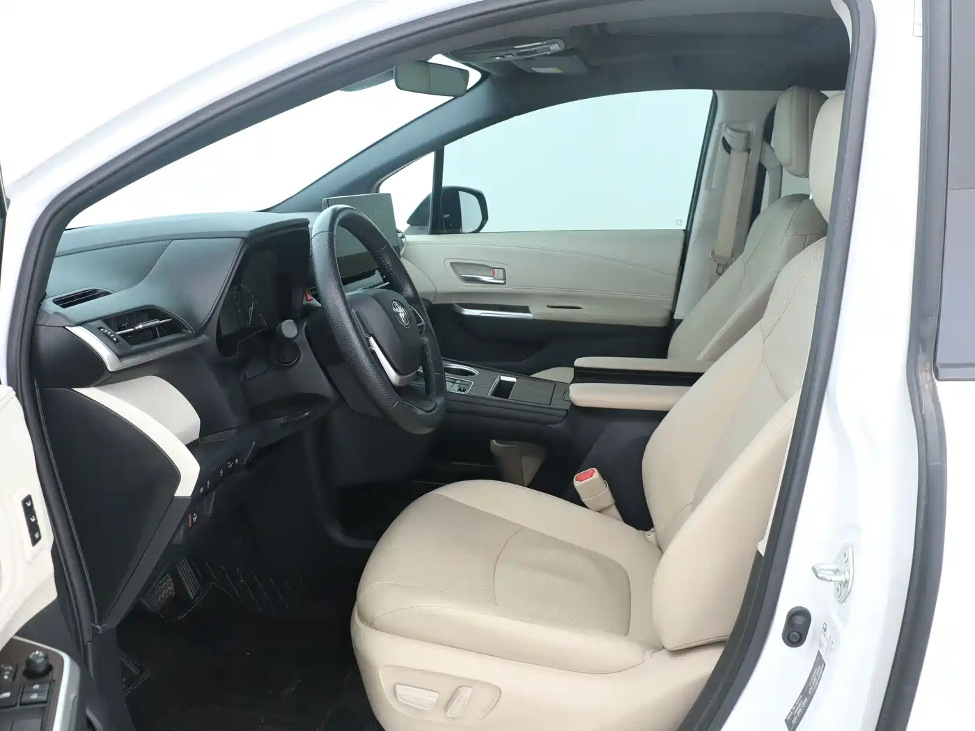 Toyota Granvia 2023 2.5L Hybrid Prestige PLUS Edition фото 7