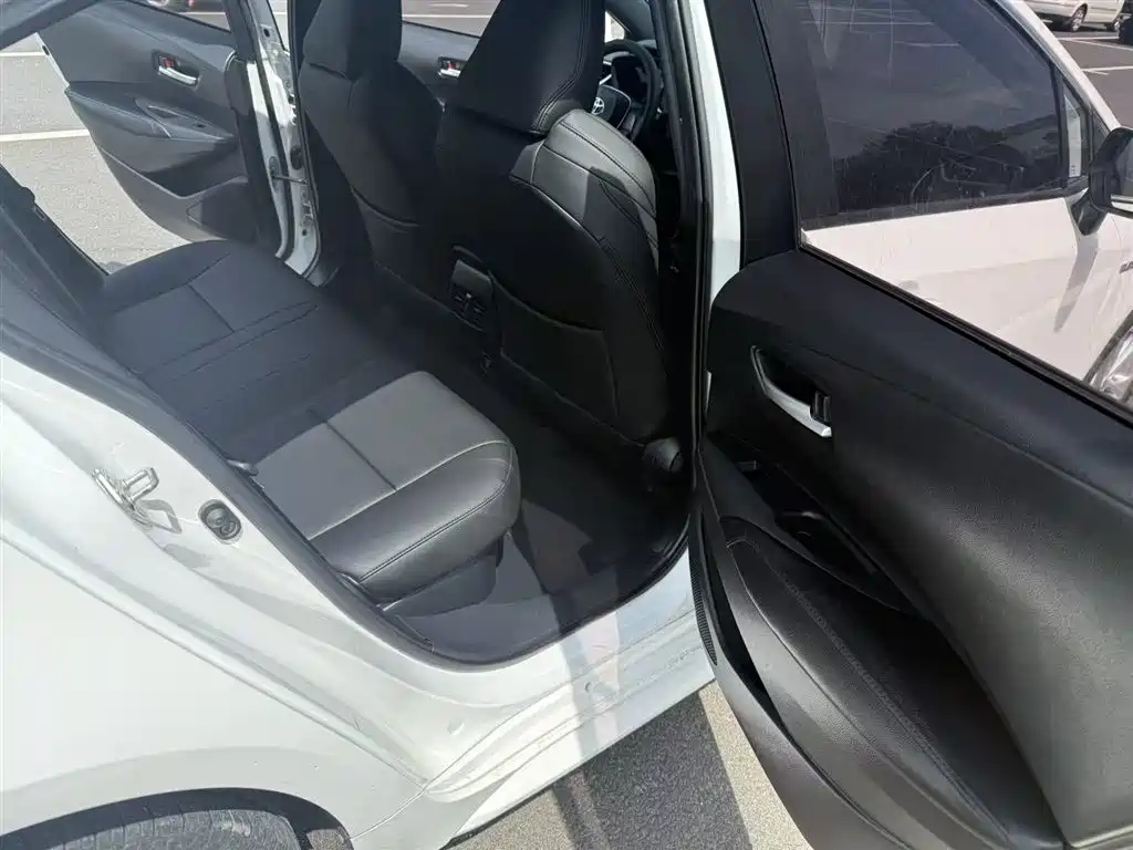 Toyota Levin 2021 Dual Hybrid 1.8H E-CVT Leading Edition фото 13