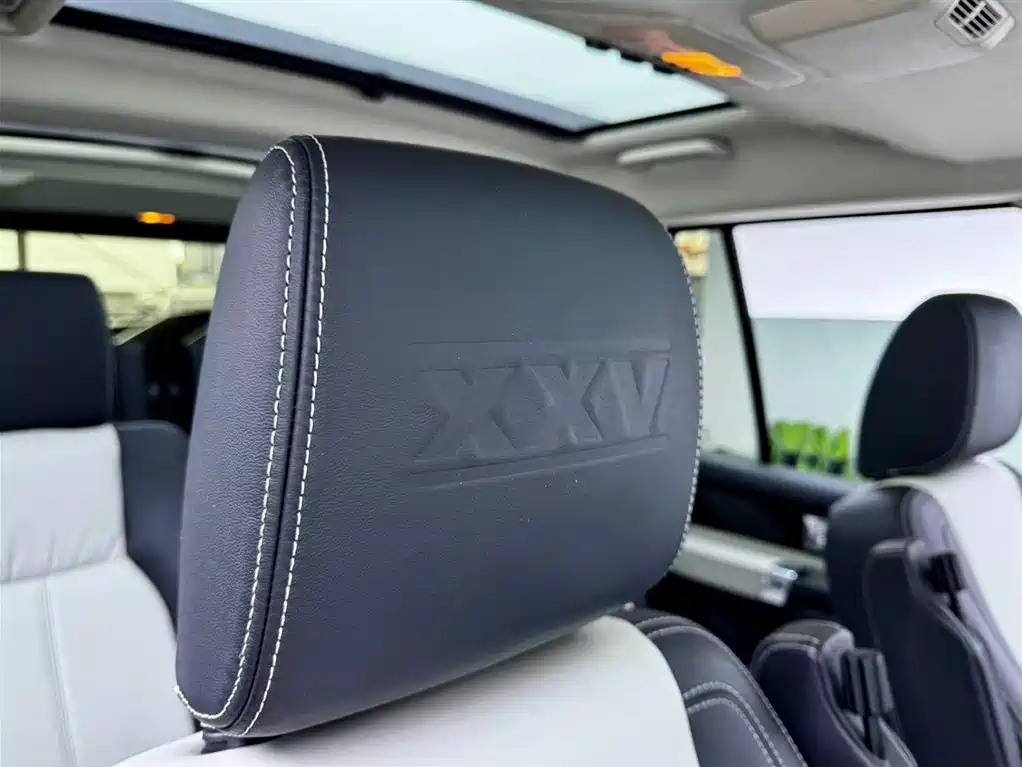 Land Rover Discovery 2014 3.0 SC V6 XXV Edition фото 16