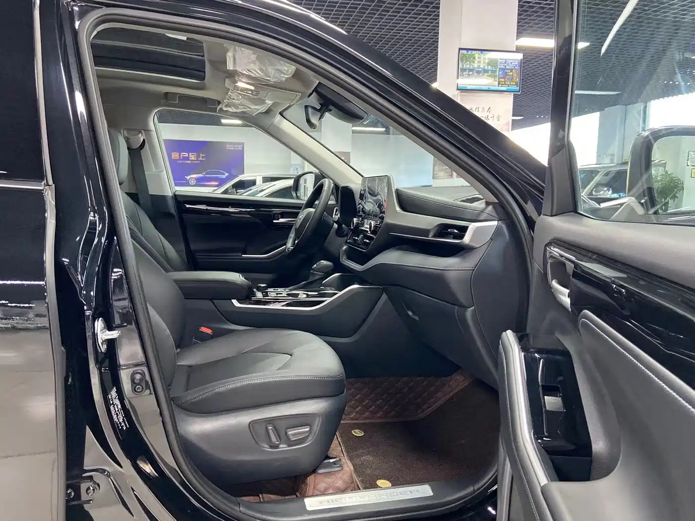 TOYOTA HIGHLANDER
