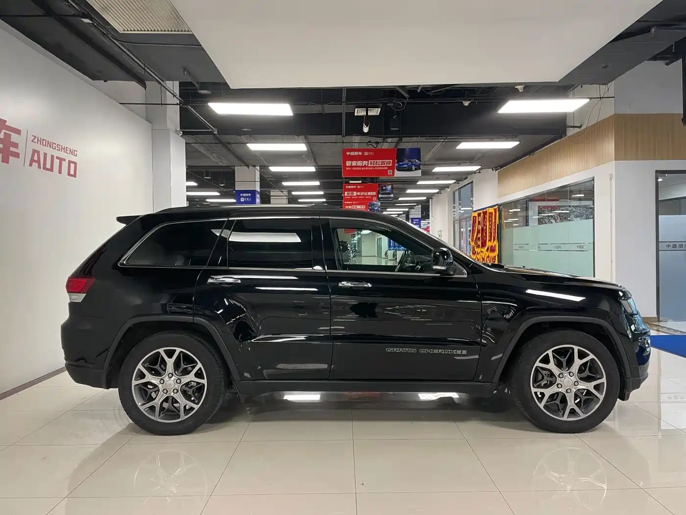Jeep Grand Cherokee (Import) 2020 2020 3.0L Elite Navigation Edition