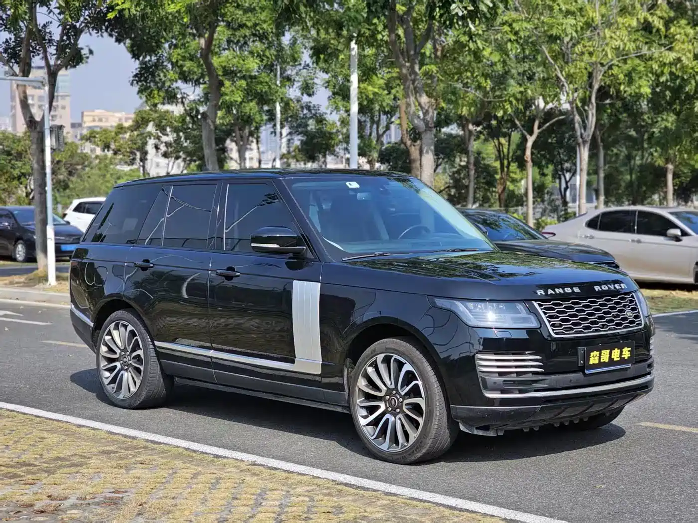 Land Rover Range Rover 2016 3.0 SC V6 Vogue фото 3