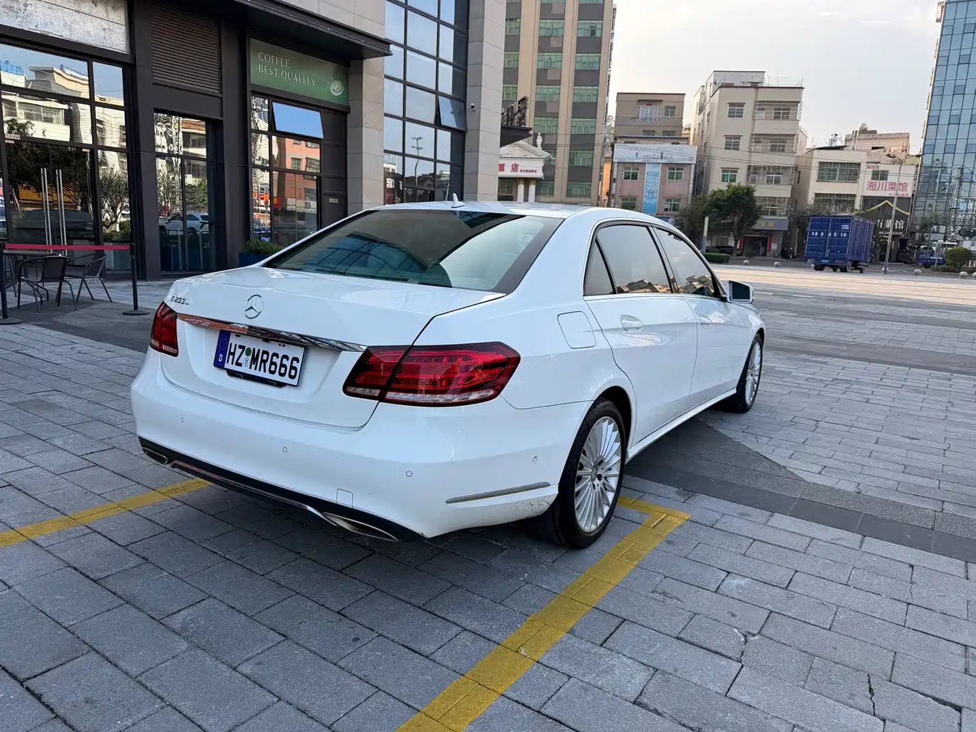 Mercedes-Benz E-Class 2015 E 200 L фото 4