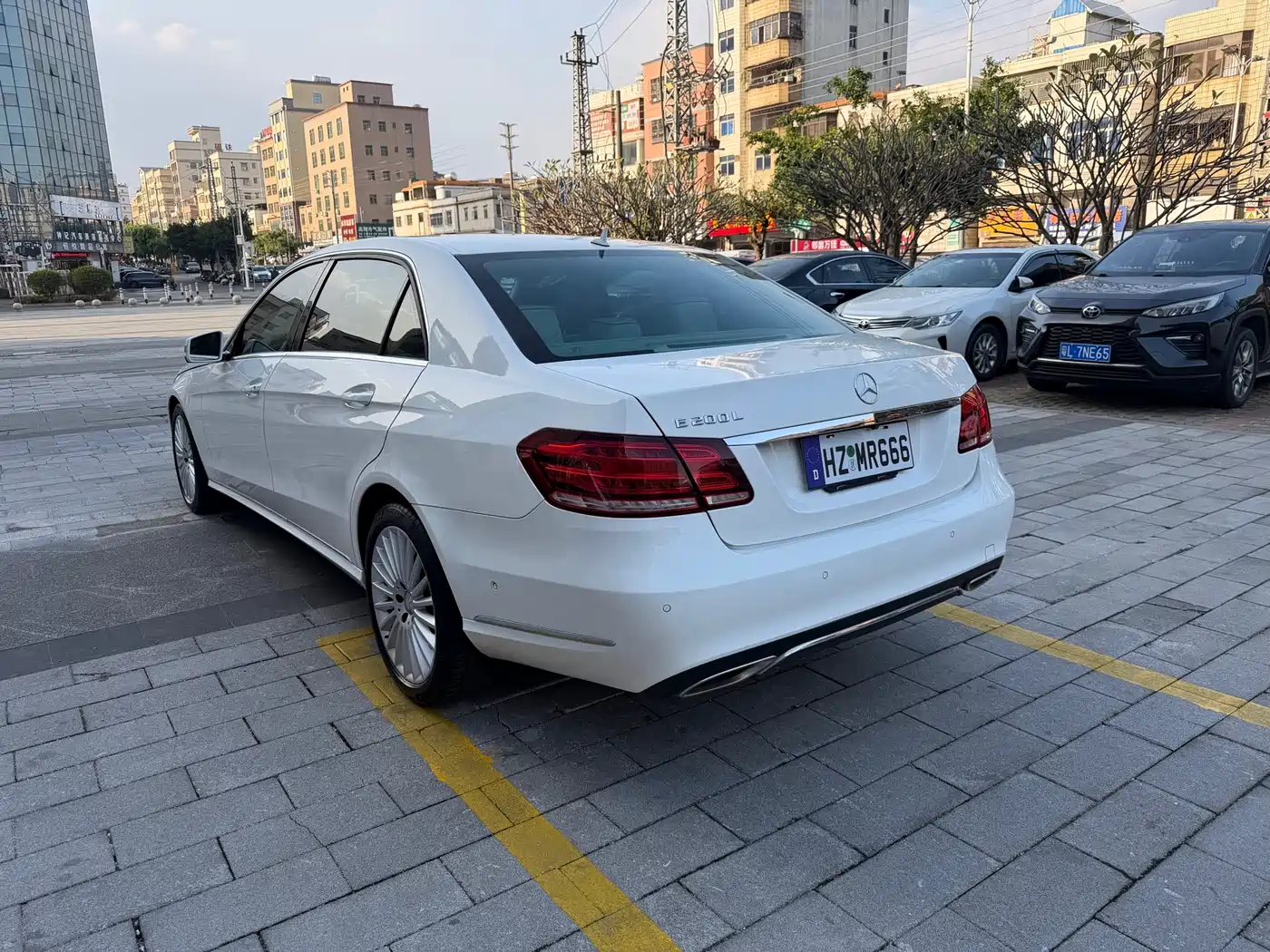 Mercedes-Benz E-Class 2015 E 200 L фото 6