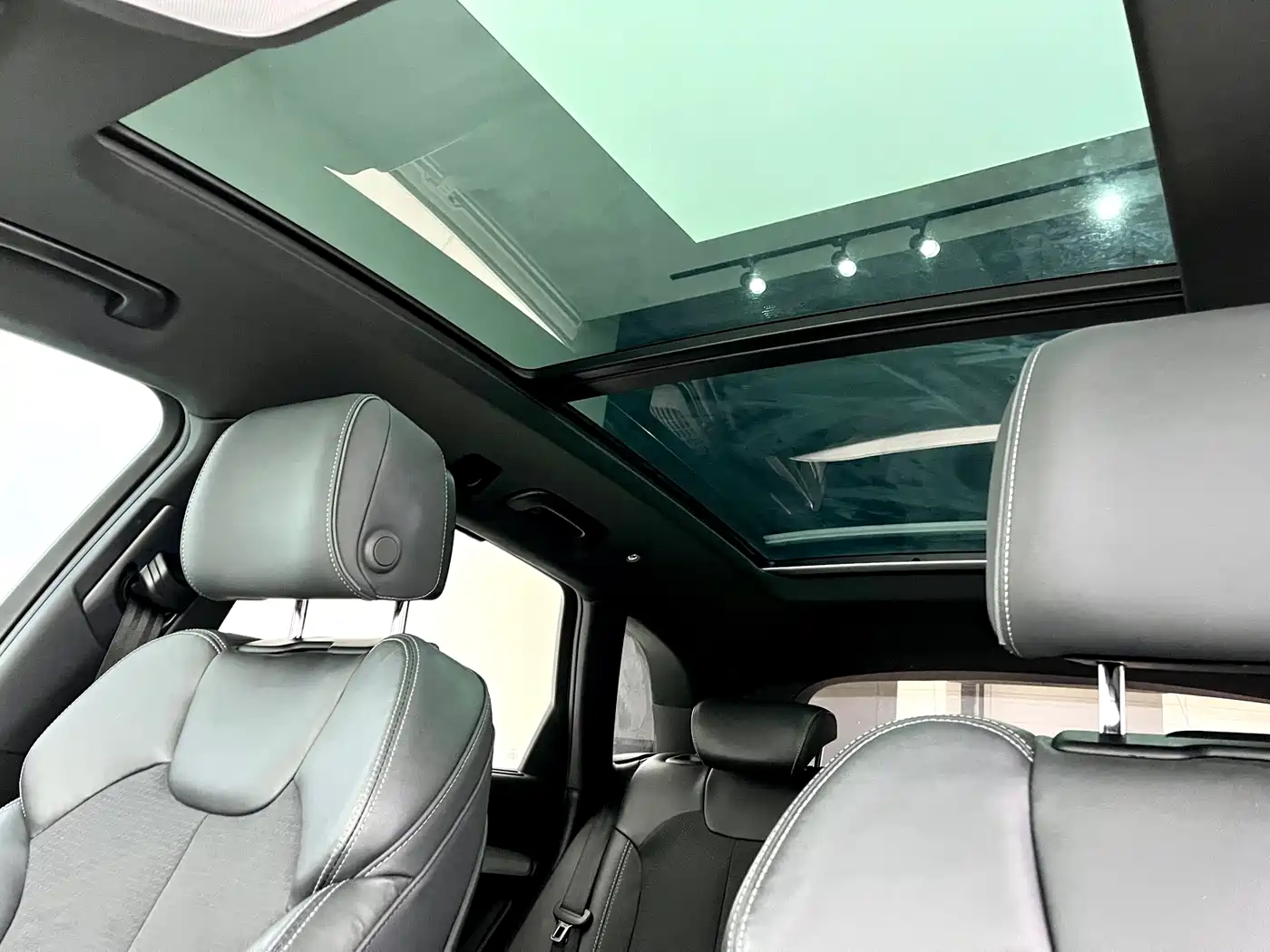 Audi Q5L 2020 Facelift 40 TFSI Honor Fashion фото 12