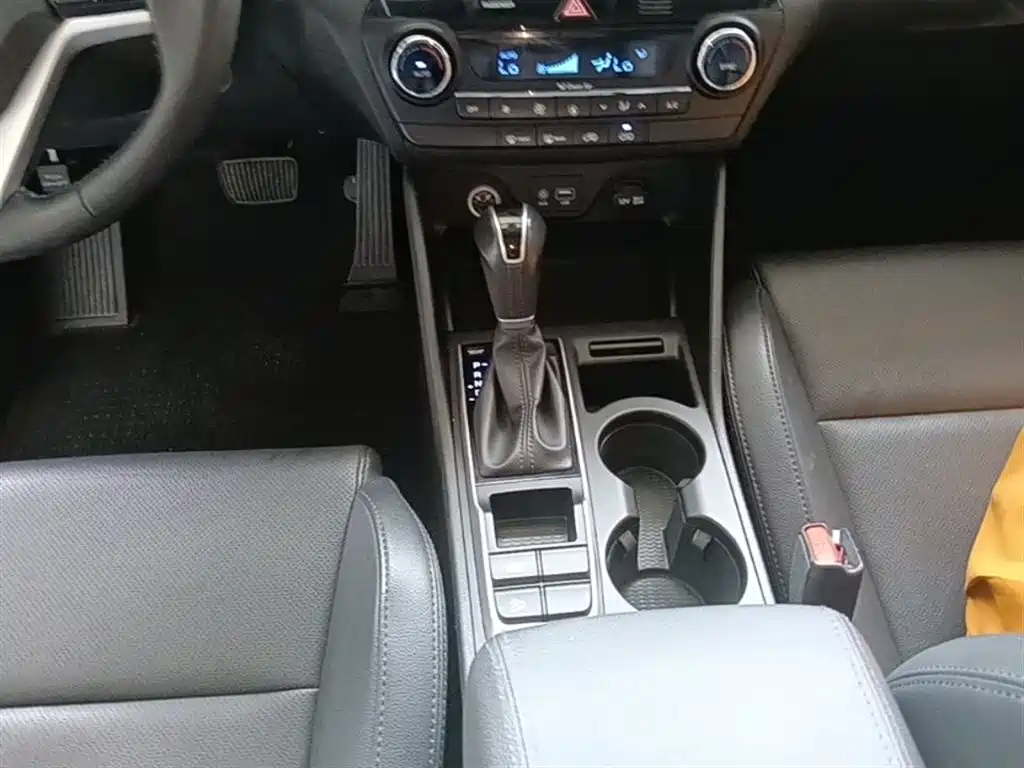 Hyundai Tucson 2015 1.6T Dual Clutch 2WD Smart фото 14
