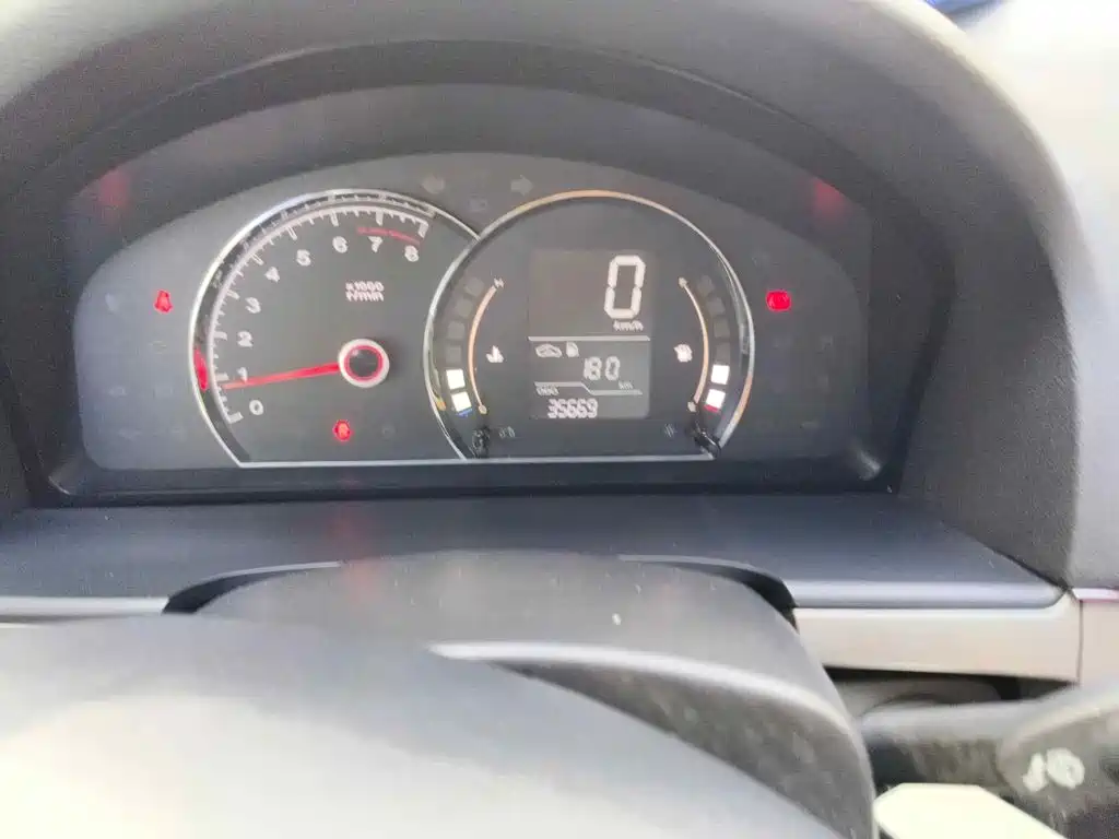 Roewe 350 2016 2015 Model 1.5L Manual Luxury Sunroof Edition