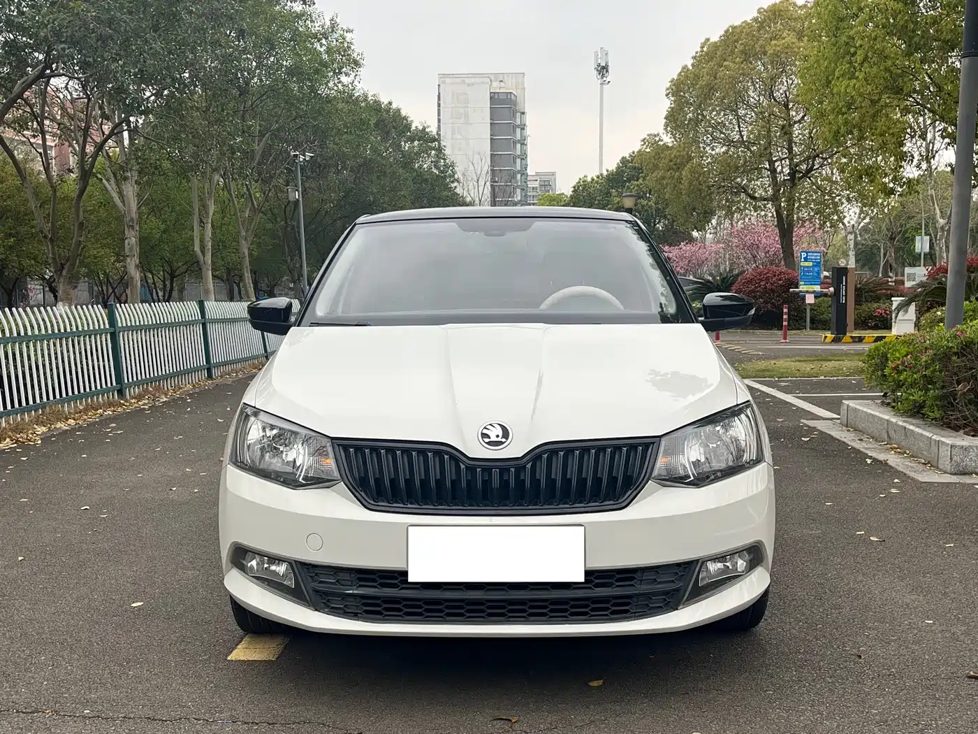 Škoda Fabia 2017 1.6L Automatic Chuangxing Edition фото 2