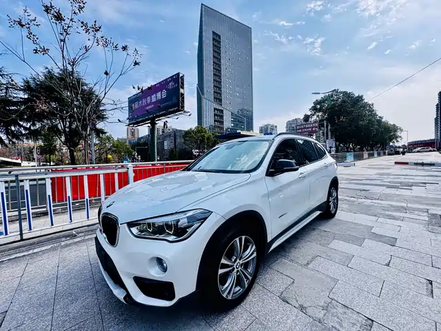 BMW X1