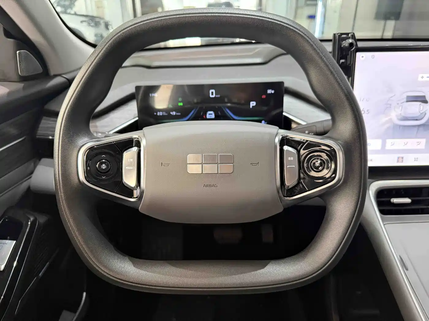 Geely Galaxy Galaxy L6 2025 EM-i 60km Voyage Edition фото 6