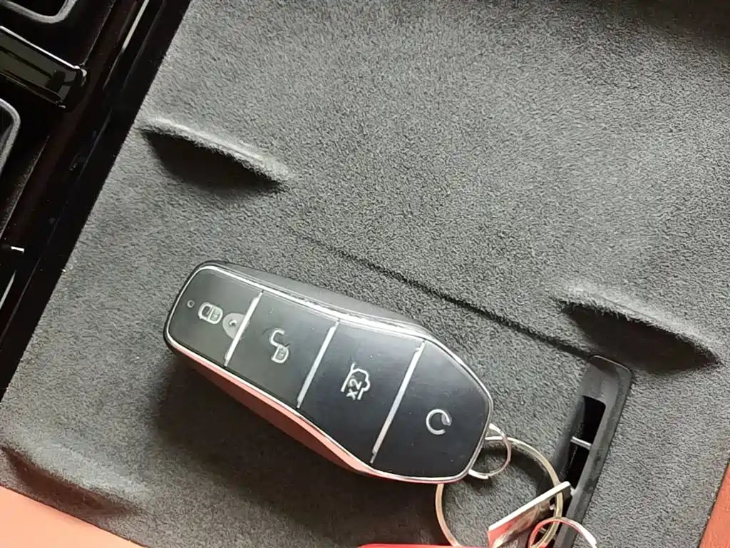 BYD Tang L 2025 DM 175KM Drone Player Edition фото 9
