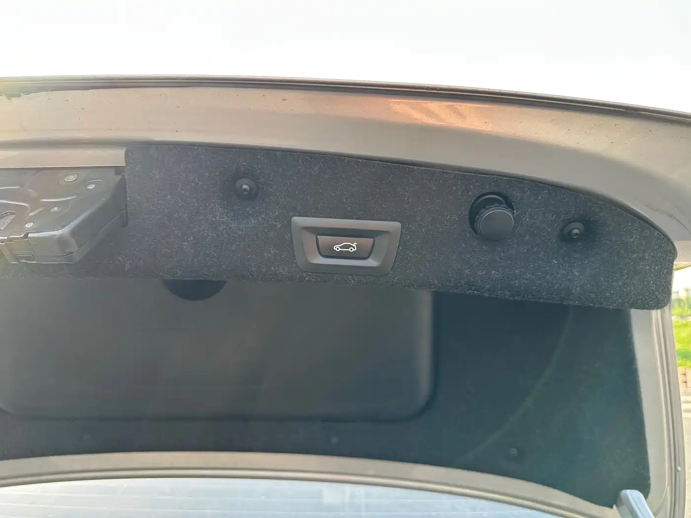 BMW 5 Series 2014 528Li Leading Edition фото 16