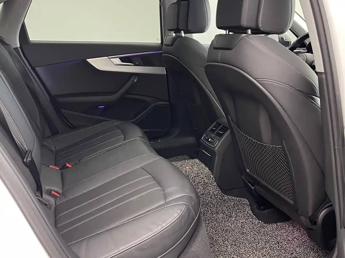 Audi A4L 2022 40 TFSI Luxury Dynamic фото 25