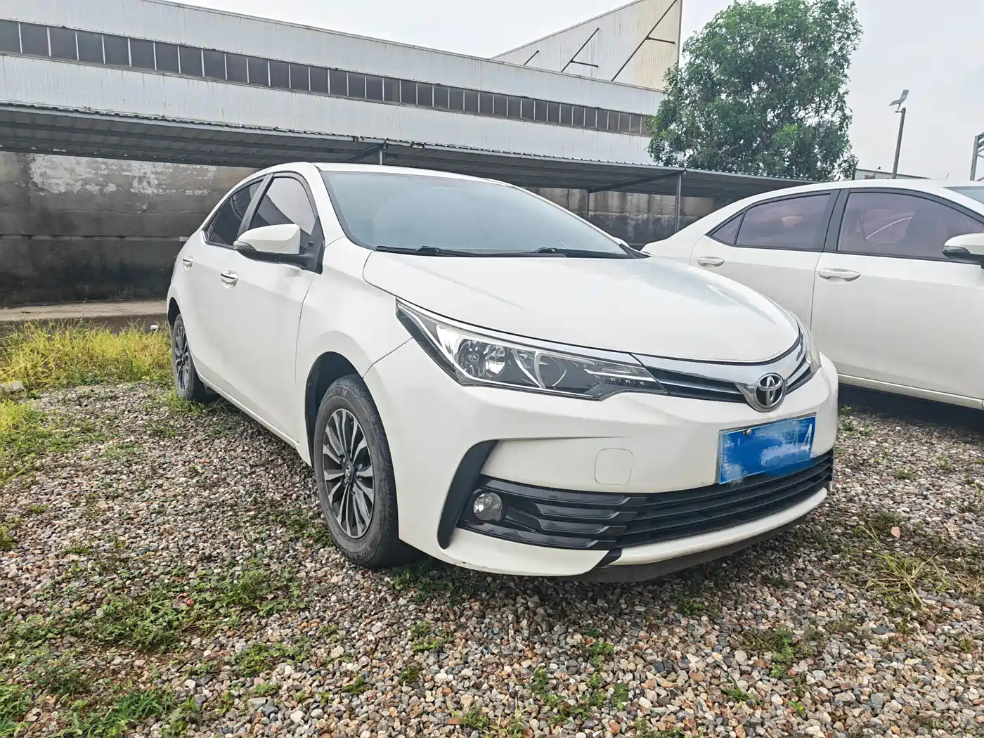Toyota Corolla 2017 Facelift 1.2T S-CVT GL фото 3