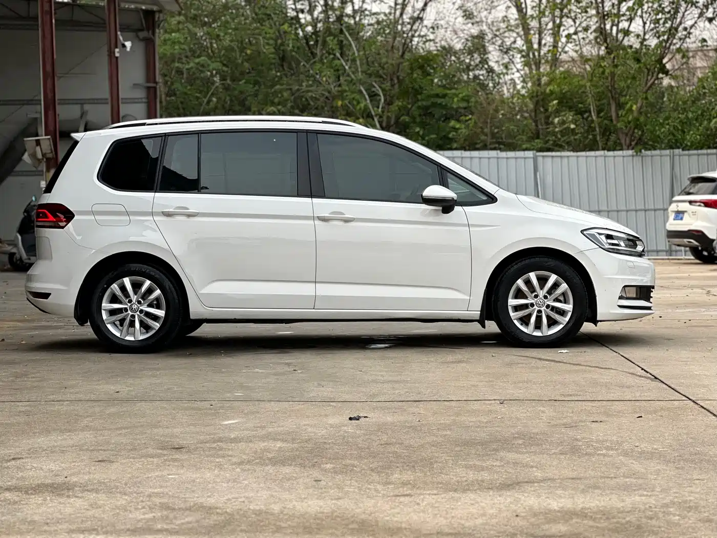 Volkswagen Touran 2016 Touran L 280TSI DSG Elegance фото 13