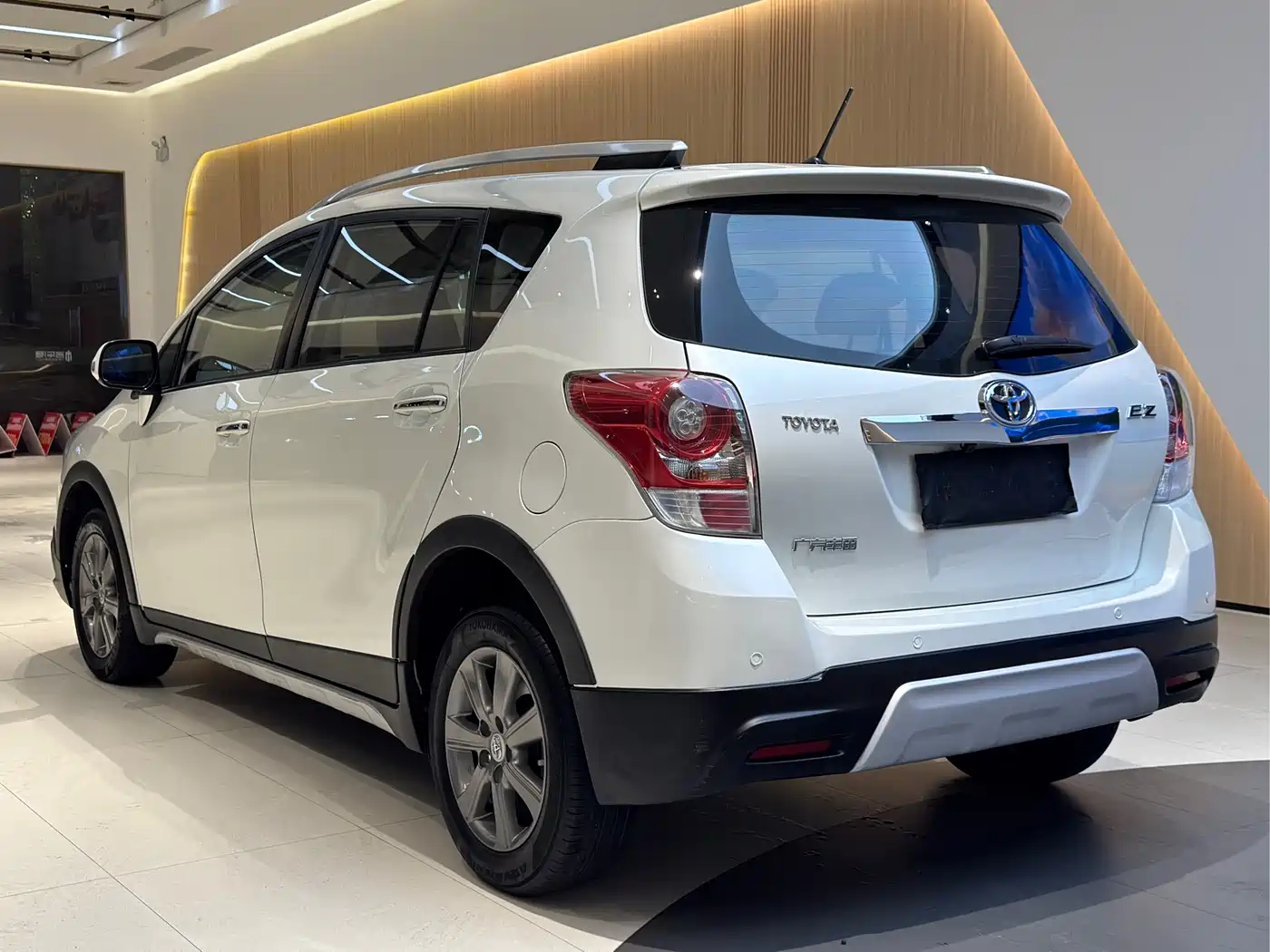 Toyota E'Z 2015 180E CVT Crossover Edition фото 24