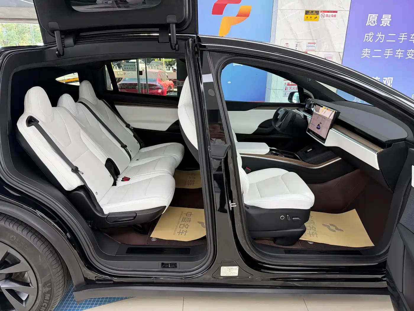 Tesla Model X 2023 Dual Motor All-Wheel Drive Edition фото 24