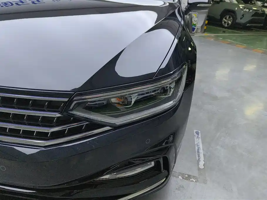 Volkswagen Magotan 2025 Popular Edition 330TSI DSG Luxury фото 5