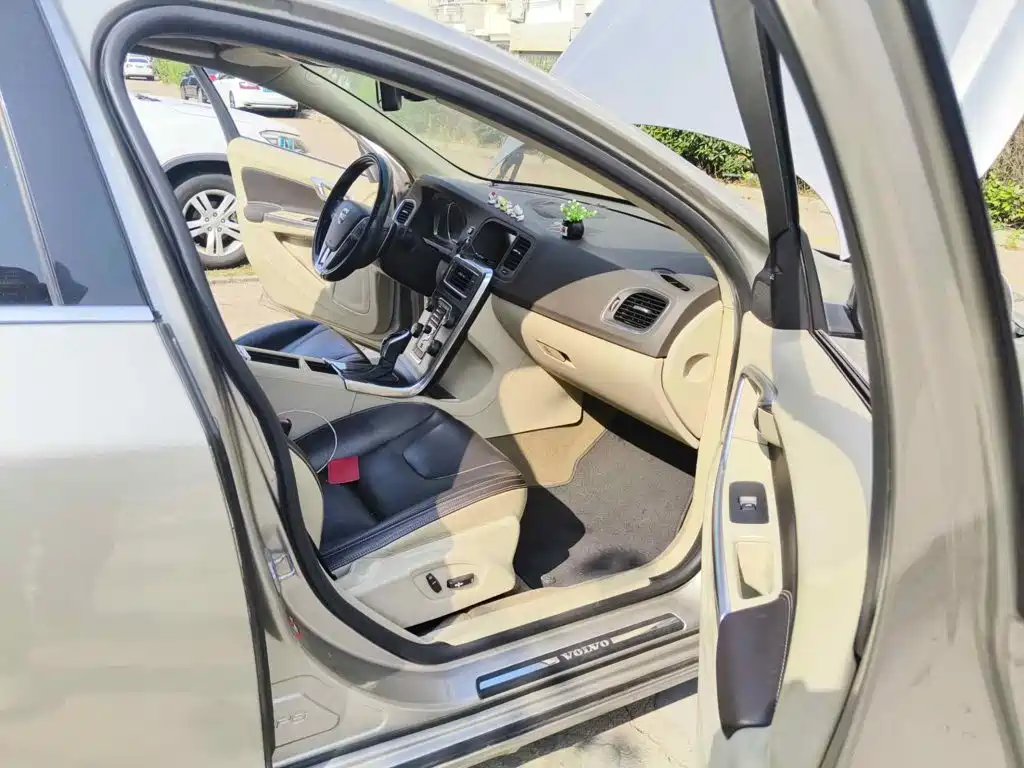 Photo 10 - Volvo S60